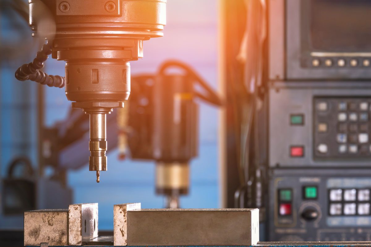Confronto dell'efficienza e della qualità della lavorazione dei metalli CNC con i metodi tradizionali CNC Partner Cncpartner