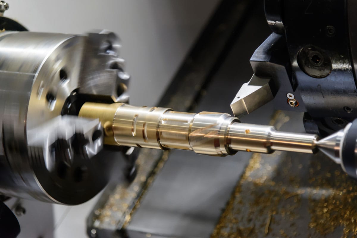 Che cos'è la tornitura CNC e in cosa si differenzia dalla tornitura tradizionale? CNC Partner Cncpartner