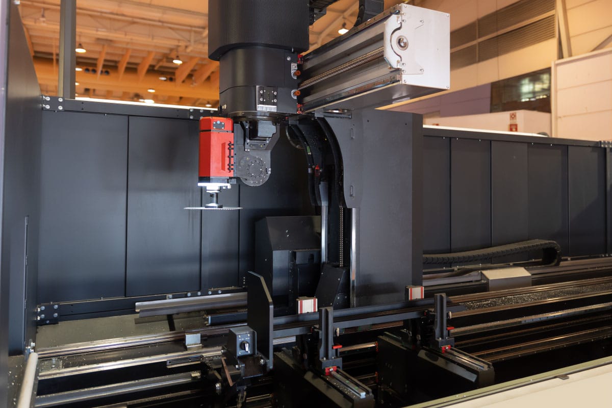 Che cos'è la rettifica CNC e in cosa si differisce dalla rettifica tradizionale? CNC Partner Cncpartner