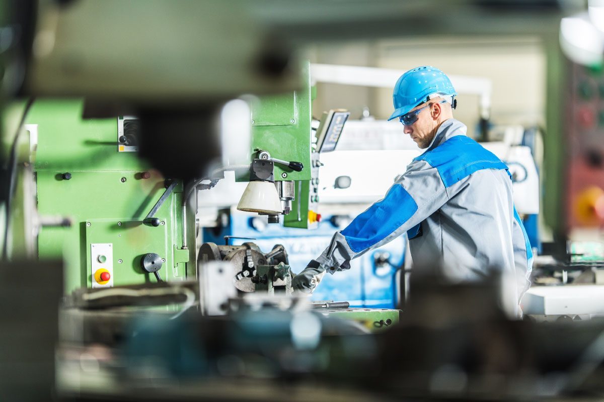 Confronto dell'efficienza e della qualità della lavorazione dei metalli CNC con i metodi tradizionali CNC Partner Cncpartner