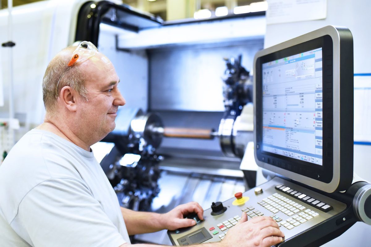 Confronto dell'efficienza e della qualità della lavorazione dei metalli CNC con i metodi tradizionali CNC Partner Cncpartner