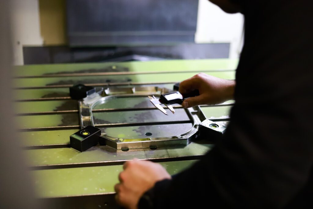 Come CNC Partner Contribuisce allo Sviluppo della Tecnologia CNC Partner Img X