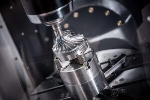 Perché utilizzare la fresatura CNC multiasse nella lavorazione di stampi a iniezione? CNC Partner Cnc Partner